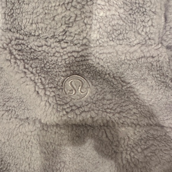 Lululemon full length scuba quarter zip in color purple💜 - Picture 4 of 6